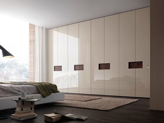 Что поставить в спальне напротив кровати