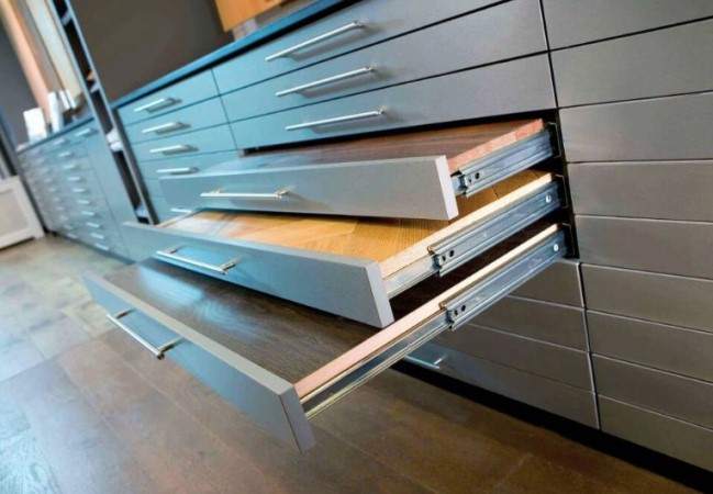 Роль мебельной фурнитуры в современном дизайне интерьера