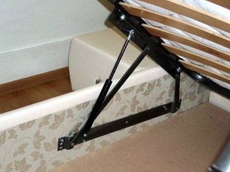 Скрипит двухъярусная кровать что делать